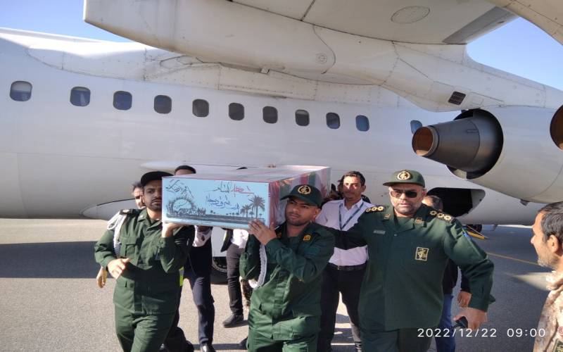 "نقش افرینی بازار انقلابی جیرفت همگام با مردم در تشییع و استقبال از شهید گمنام"